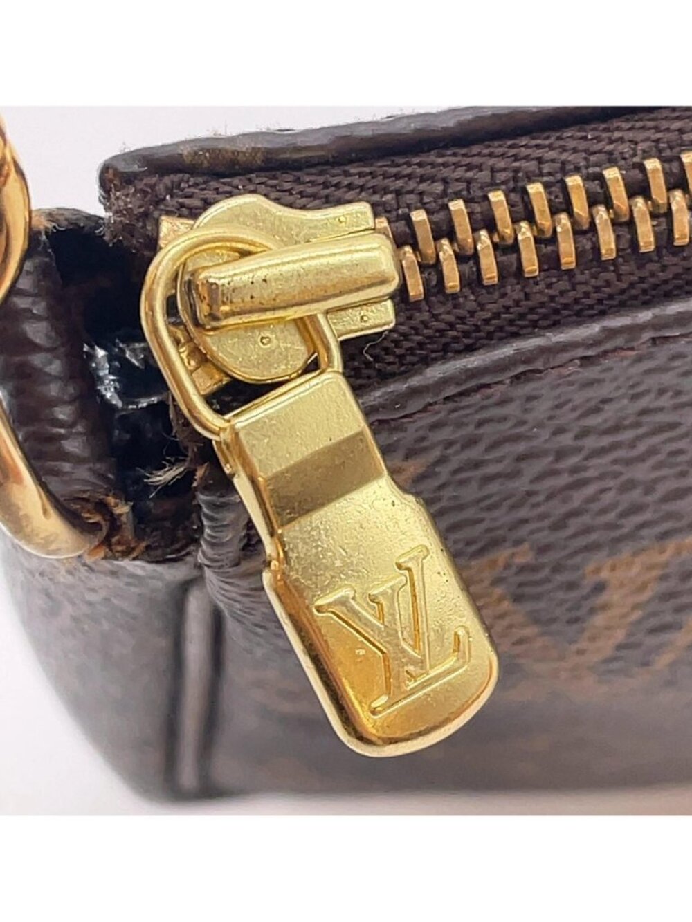 Authentic Louis Vuitton Pochette Accessoires Monogram Canvas Shoulder Bag - Picture 12 of 15